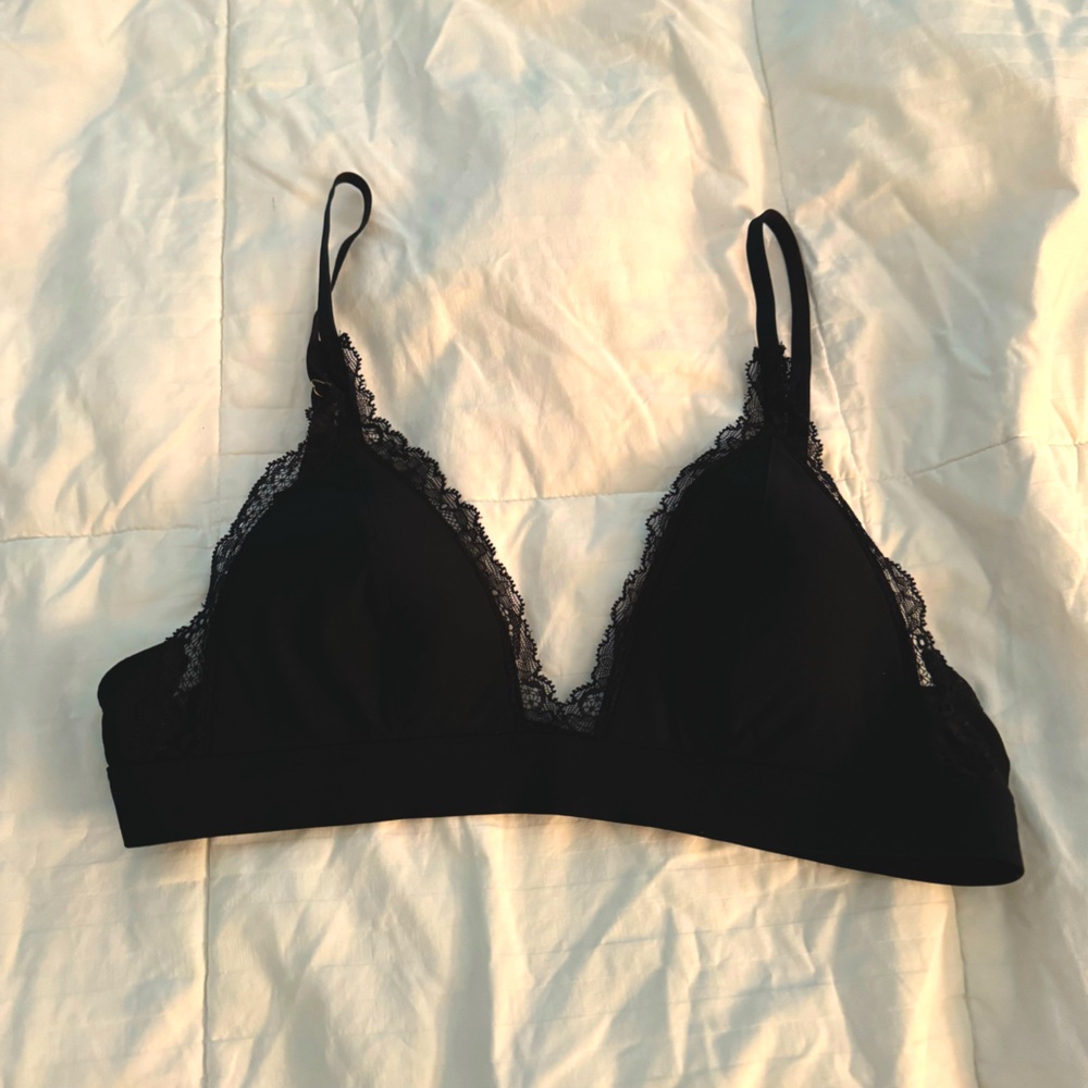 Black lace bra